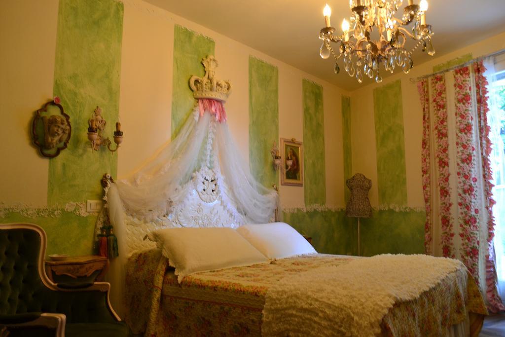La Maison Delle Favole Desenzano del Garda Phòng bức ảnh